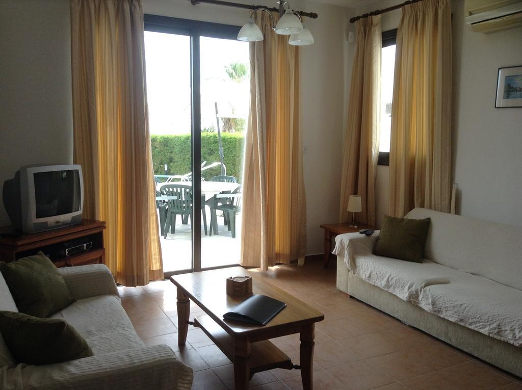 Aura Holiday Villas パ フォス 部屋 写真